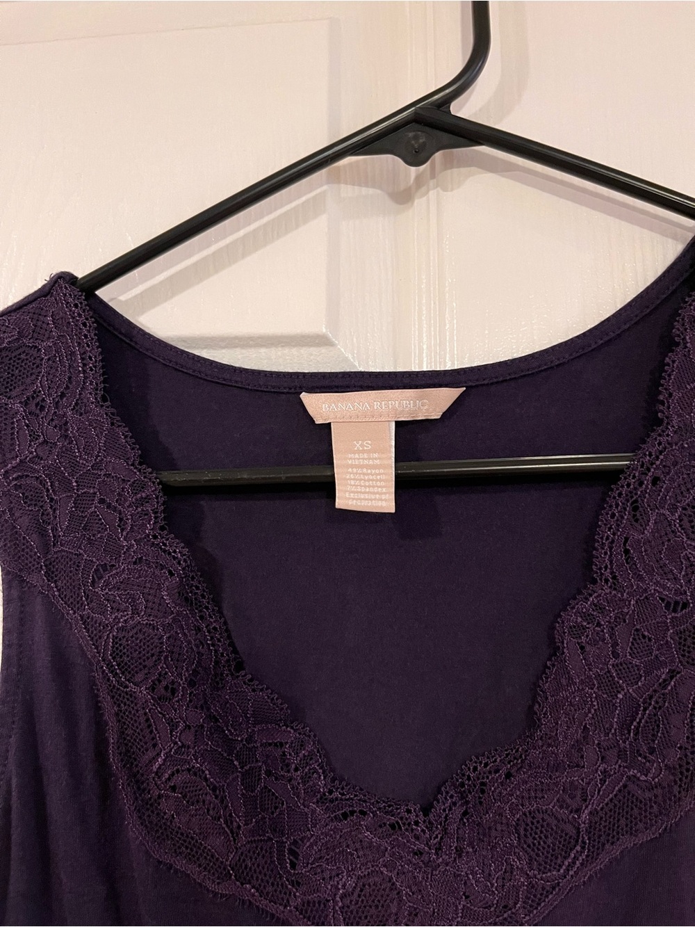Banana Republic Women's Lace-Trim Tank - Deep Purple
